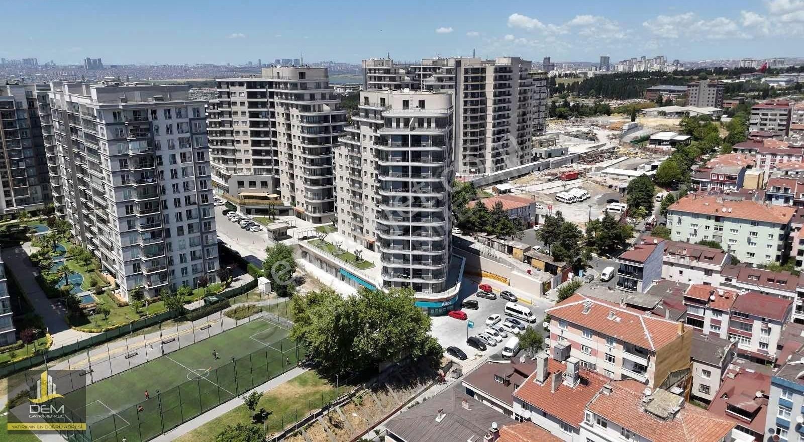 Brand Atakent Sitesin'de Satılık 2+1 Lux Daire