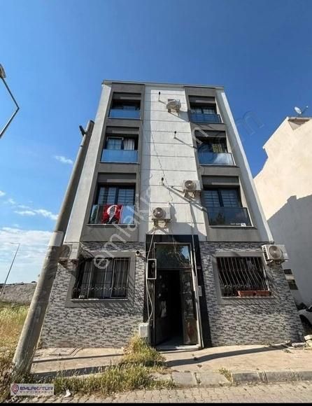 Emlak/tur'dan Manisa Turgutlu Celalbayar Üni Karşısı
