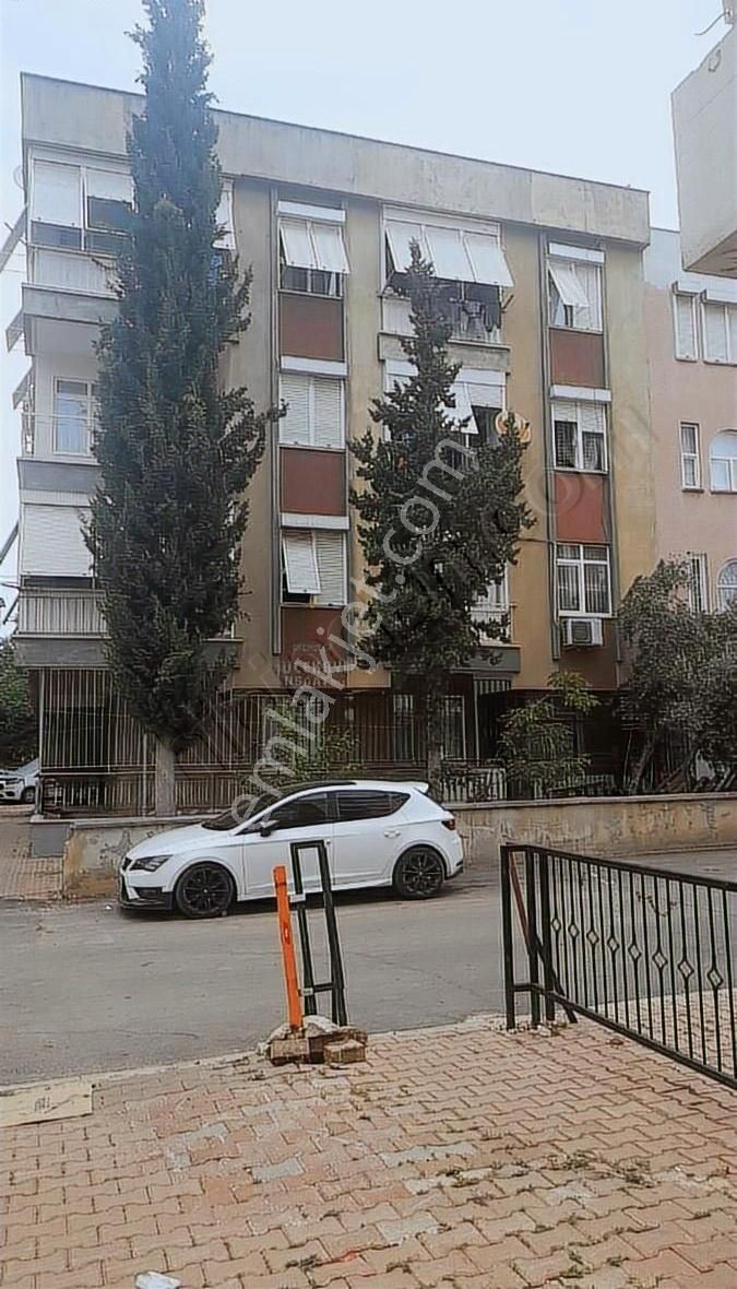 Gündoğduda Tranvaya Adım Mesafede Satılık Genişletilmiş 1+1