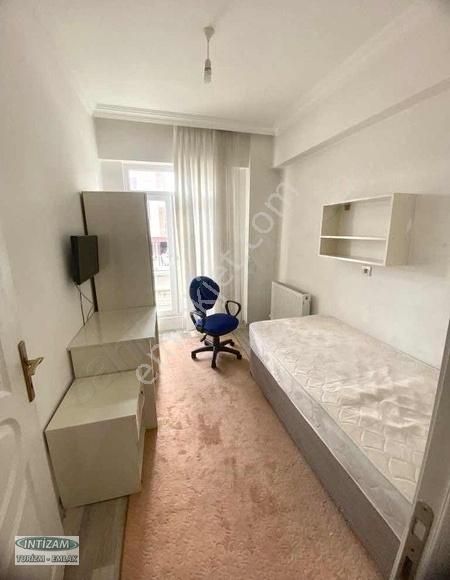 Modernevler'de Duraklara 2 Dk Uzaklıkta Eşyalı Kiralık 2+1 Apart