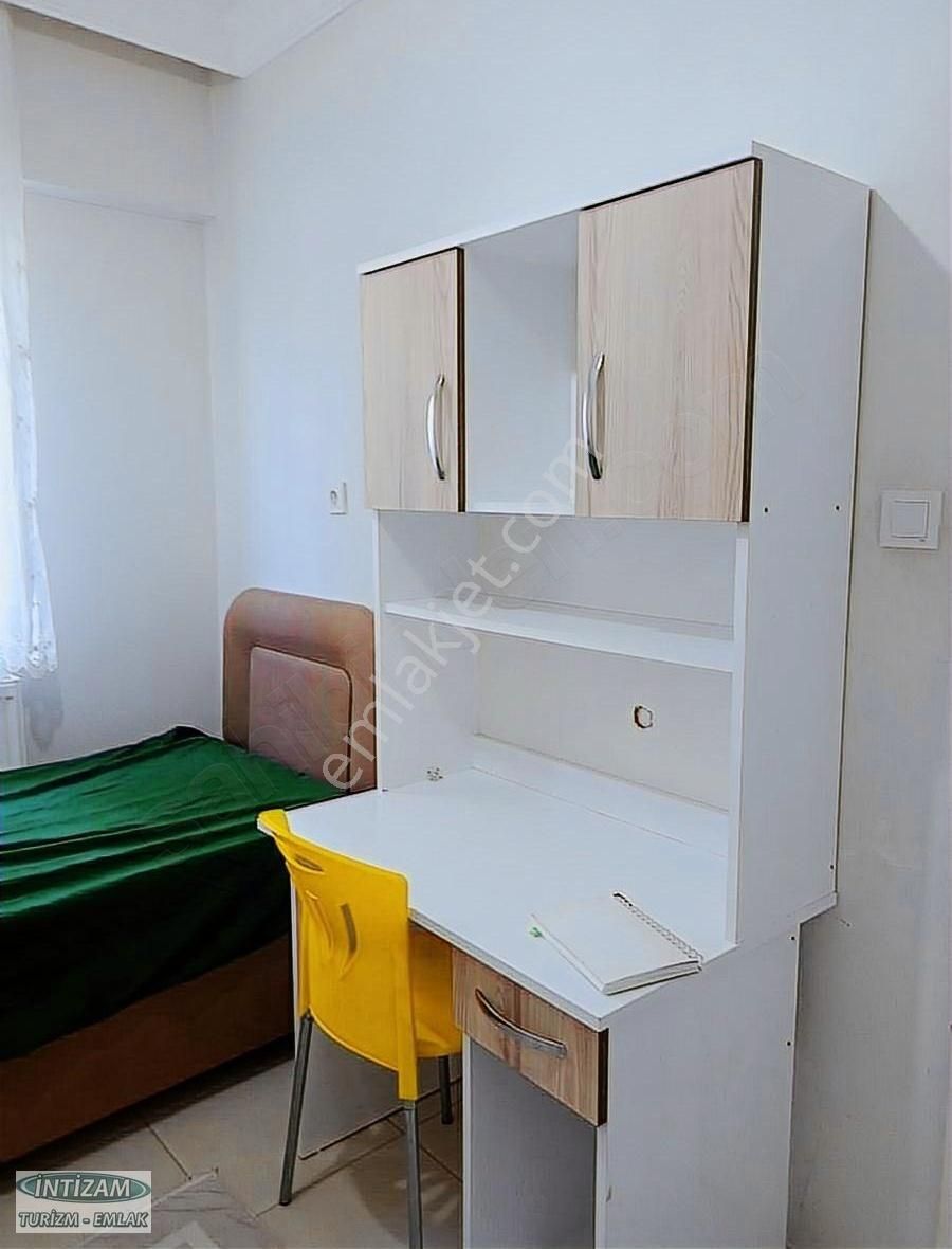Isparta Merkez Fatih Mah. 1+0 Apart Bahçe Katı.