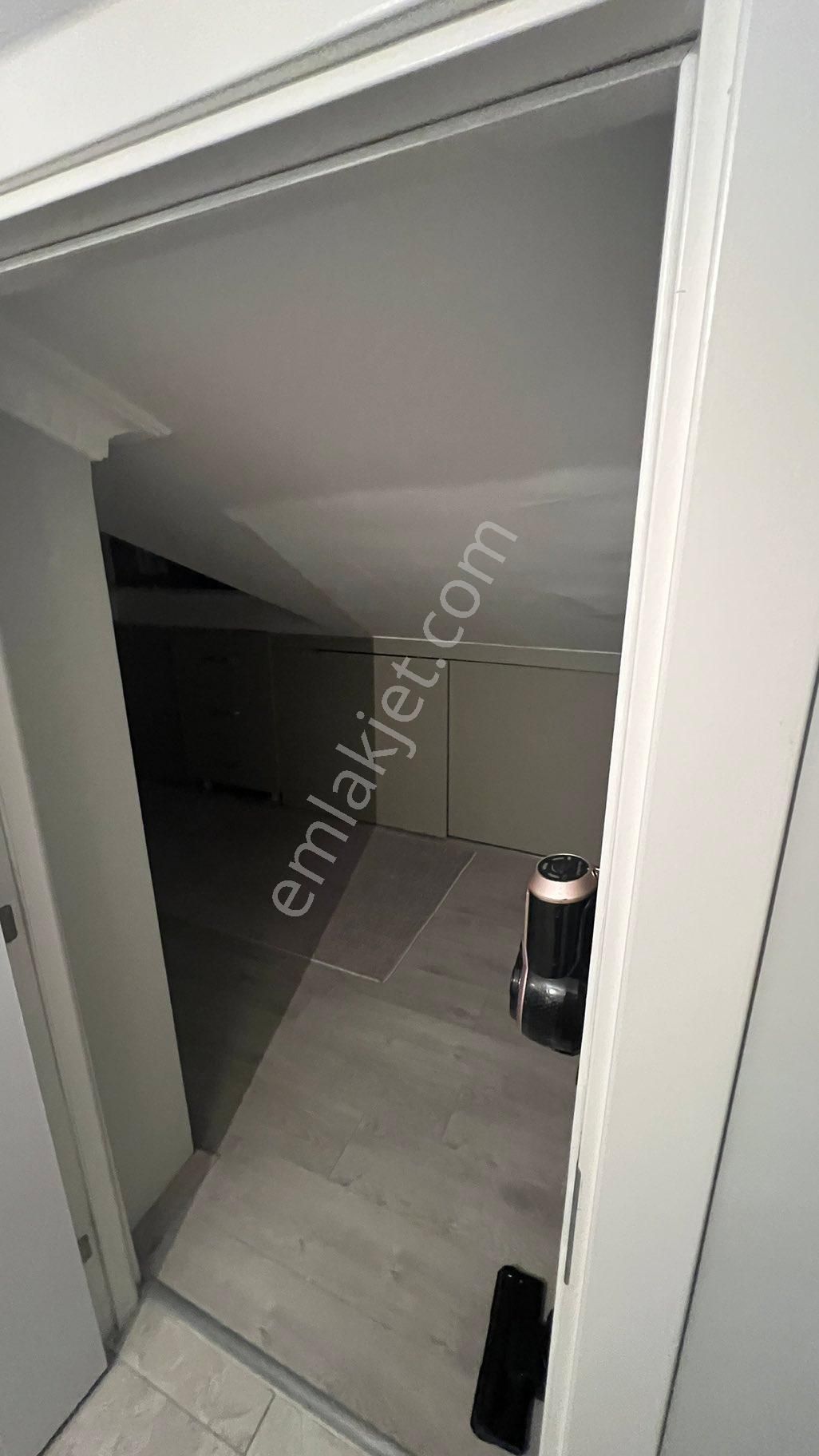 Zeytinburnu Beştelsiz Mahallesinde 3+2 Dubleks Daire - Görsel 15