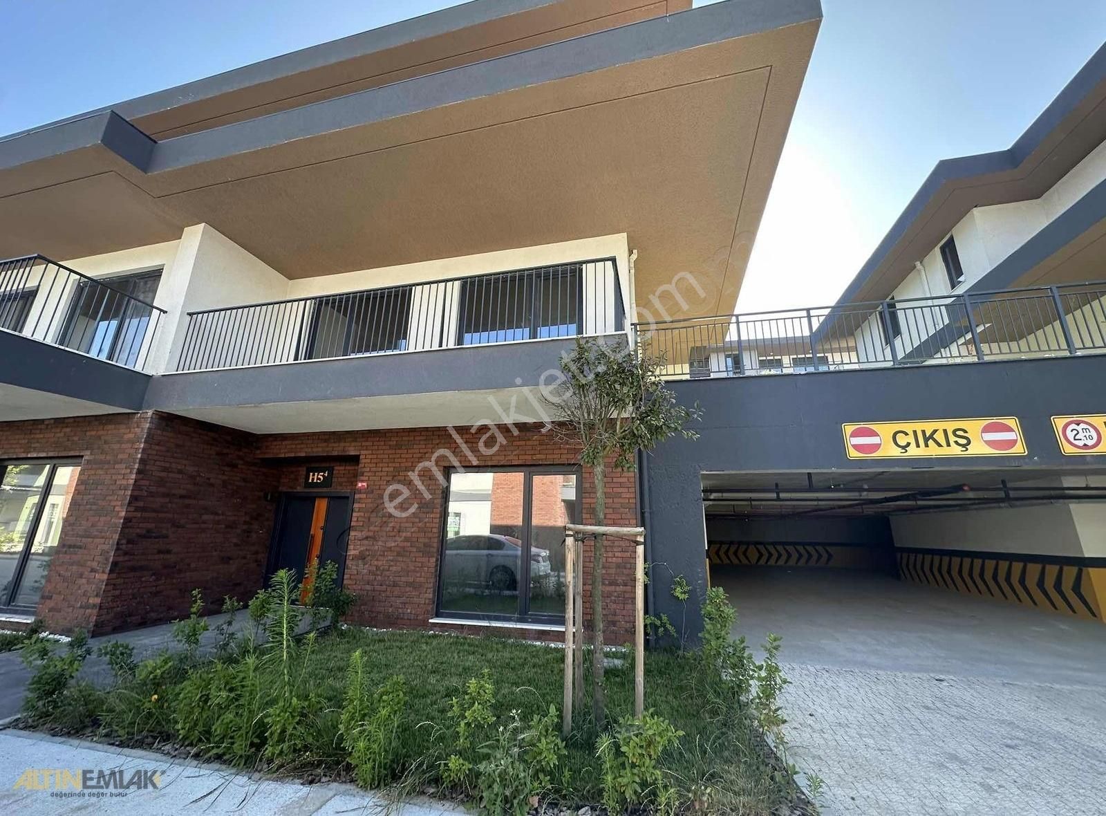 Bahçeşehir Vadi Evleri 1 De Fırsat 5+1 Villa 320m2