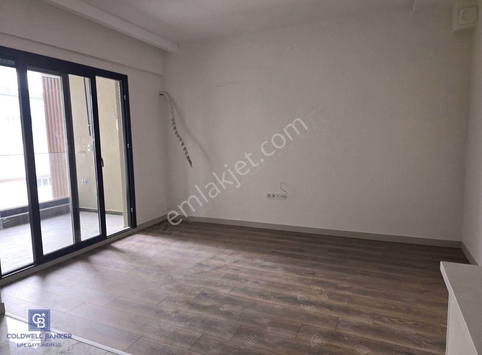 Bornova Kemalpaşa Mahallesinde 1+1 Satılık Daire - Görsel 6