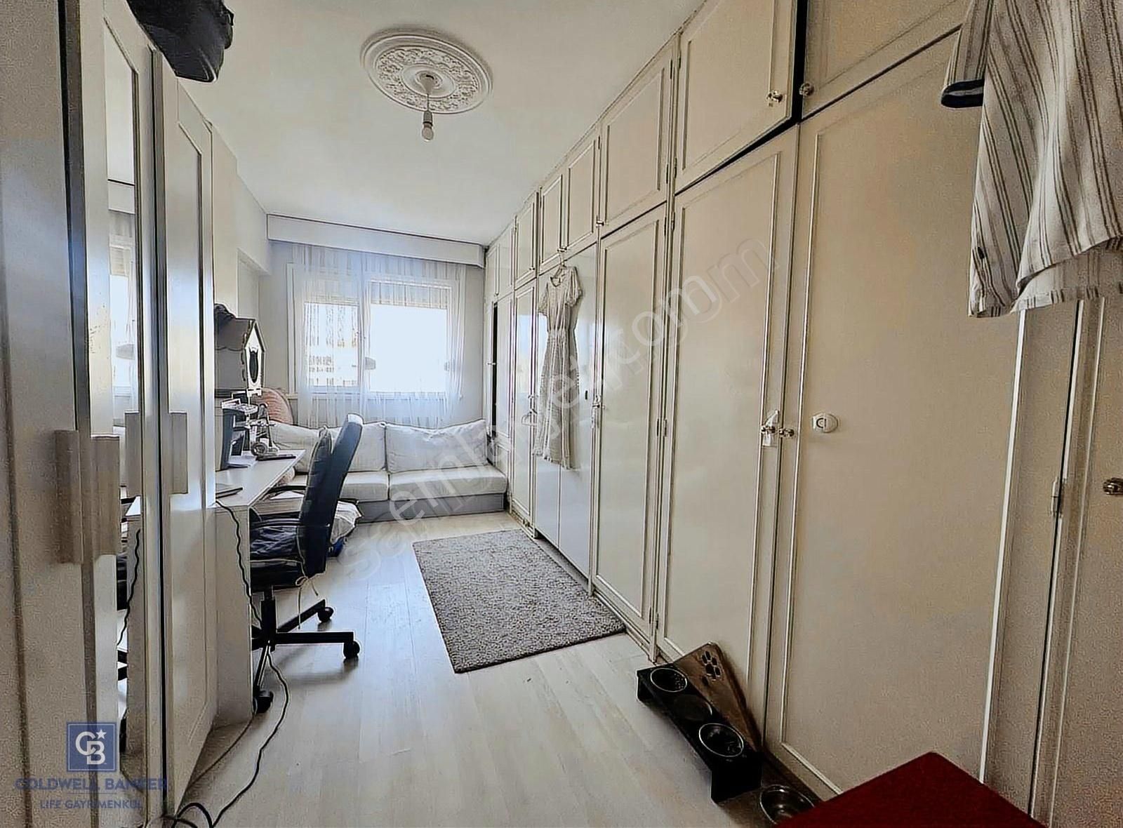 Bostanlı'da Köşe Konumlu Satılık 3+1 Daire - Görsel 11