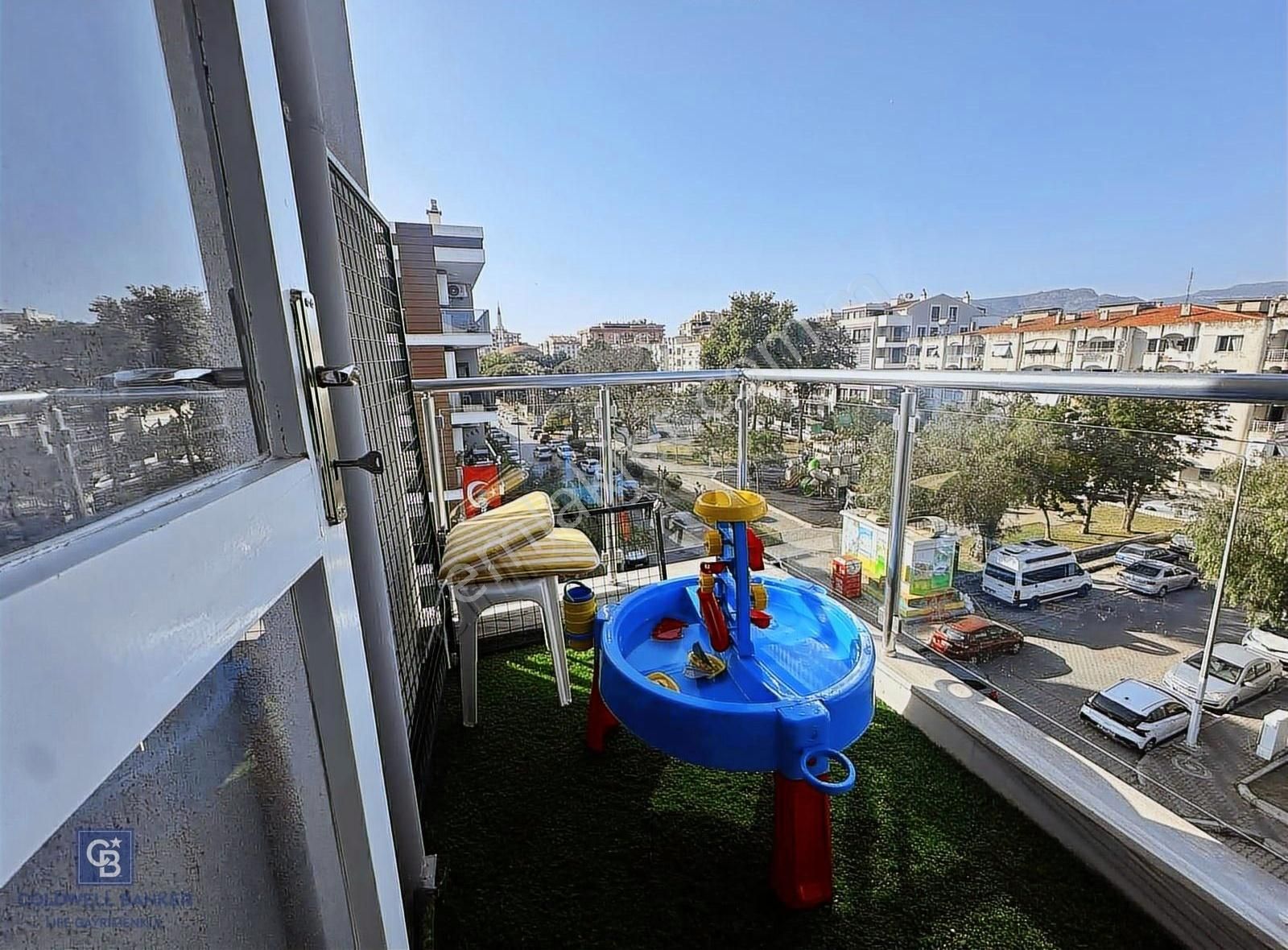 Bostanlı'da Köşe Konumlu Satılık 3+1 Daire - Görsel 14