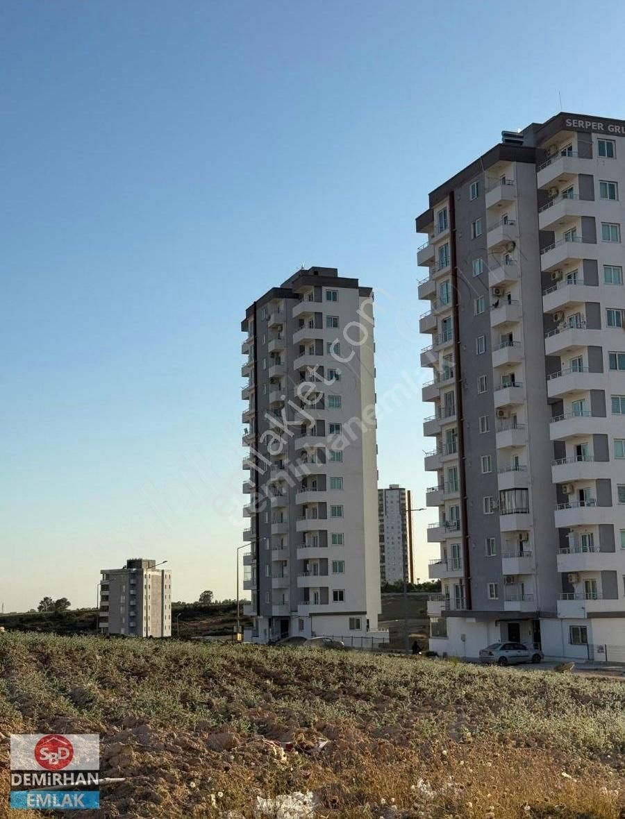 Demirhan Emlak'tan Caddeye Yakın Kiralık Eşyalı Daire