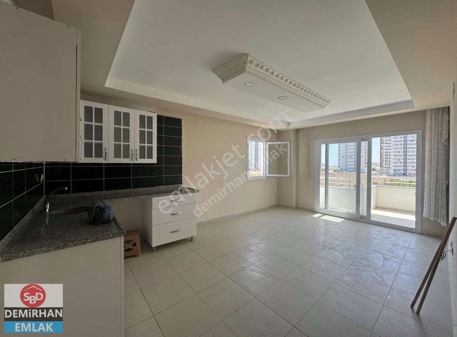 Demirhan Emlak'tan Kiralık Yol Kenarı Uygun Fiyatlı 2+1 Daire