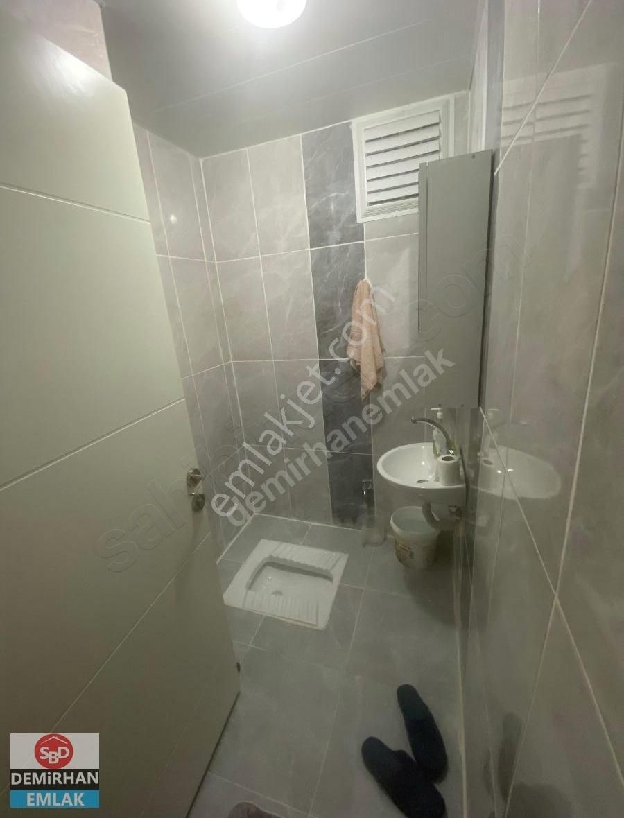 Demirhan Emlak'tan Cadde Üzeri Satılık 2+1 Daire - Görsel 14