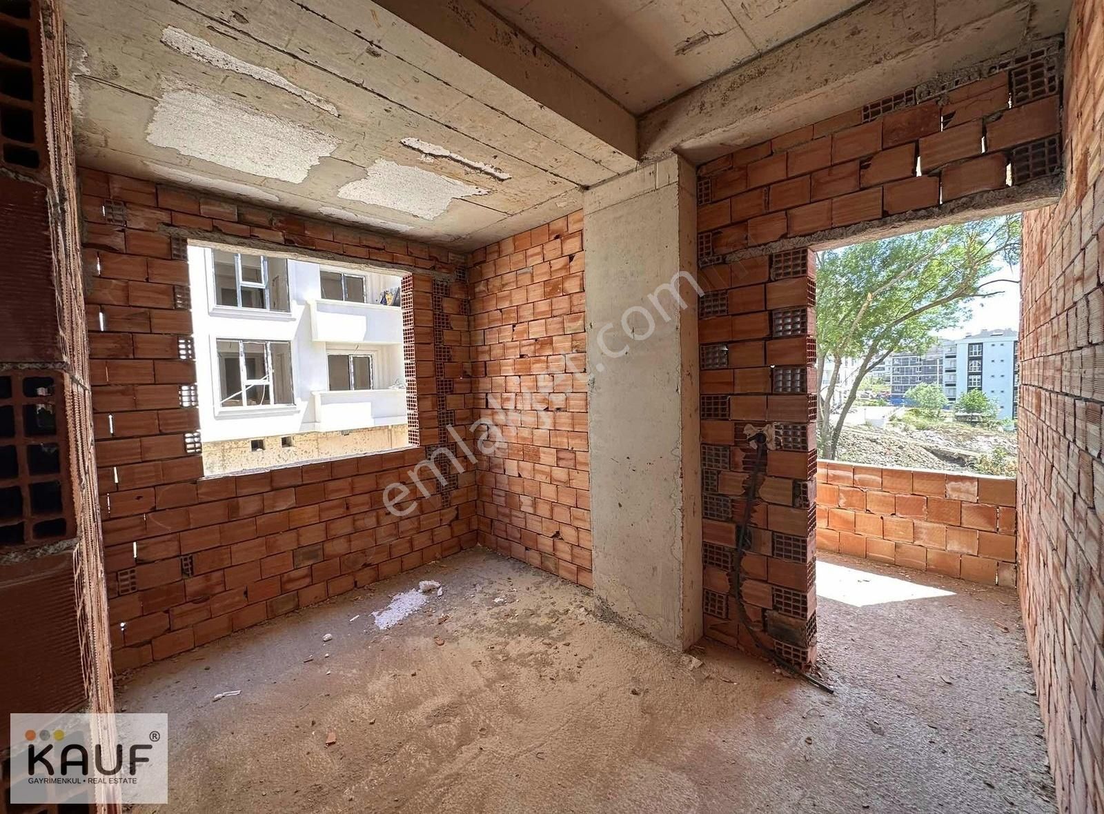 Talip'ten Havuzlu Site İçinde Satılık 2+1 - Görsel 13