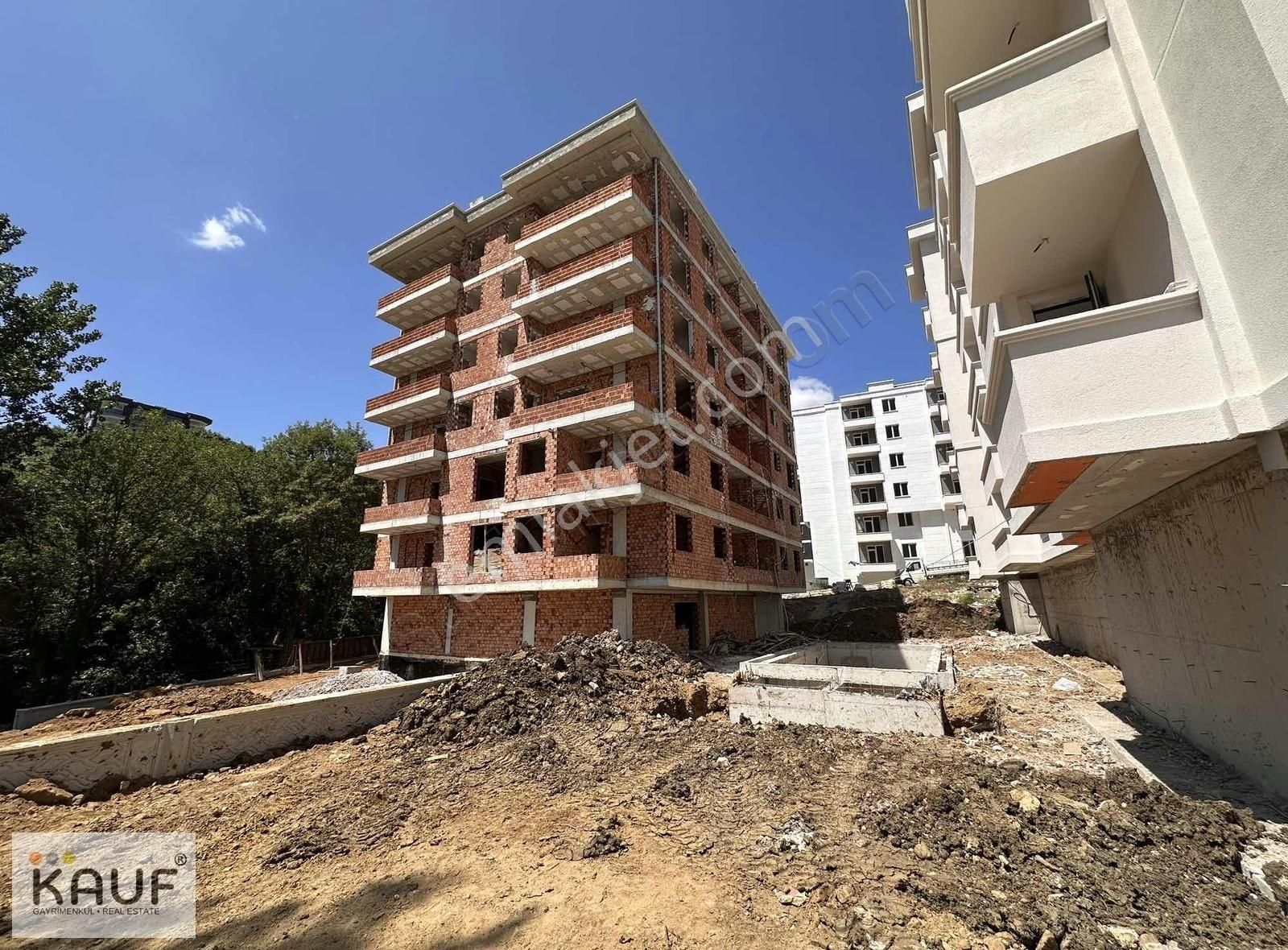 Talip'ten Havuzlu Site İçinde Satılık 2+1 - Görsel 2