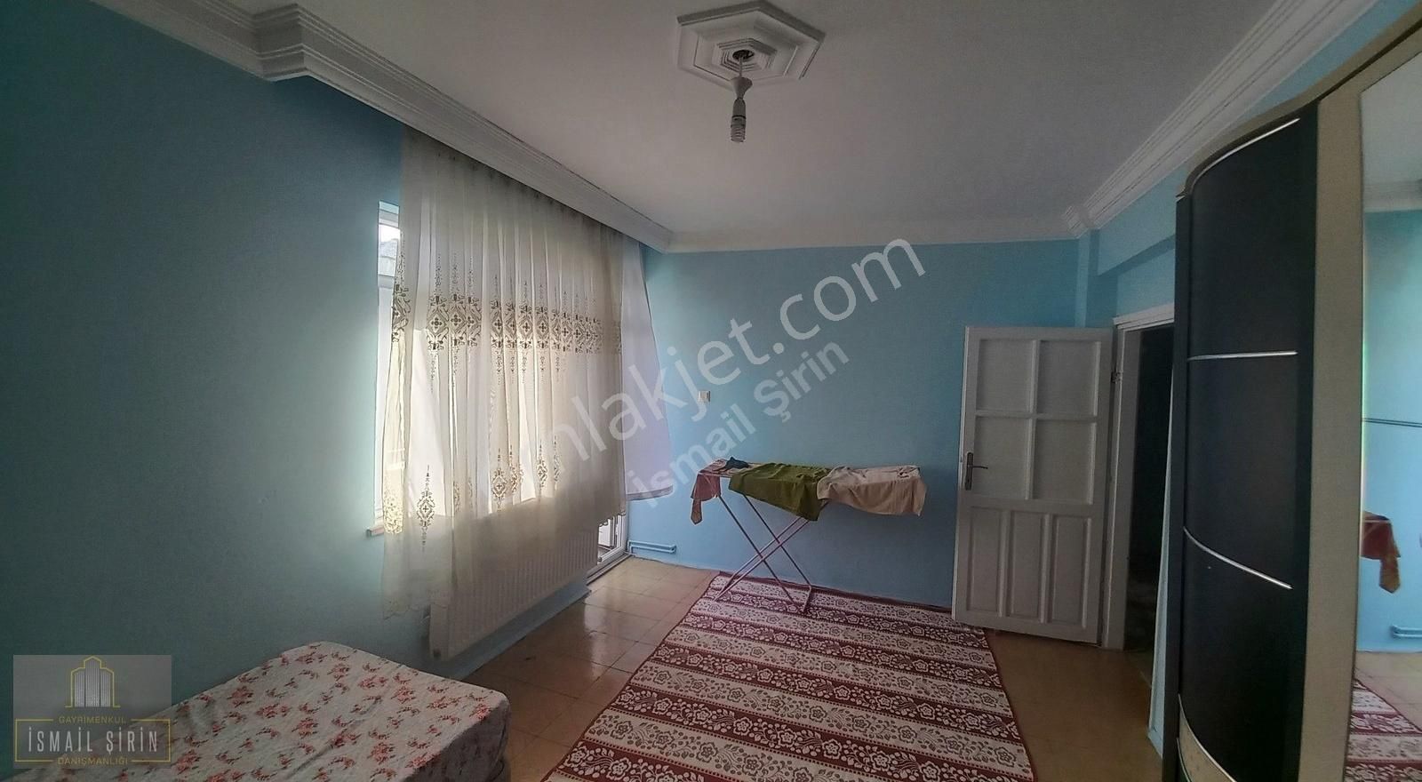 İsmail Şirinden Merkezde Ara Kat Geniş Bakımlı Daire - Görsel 22