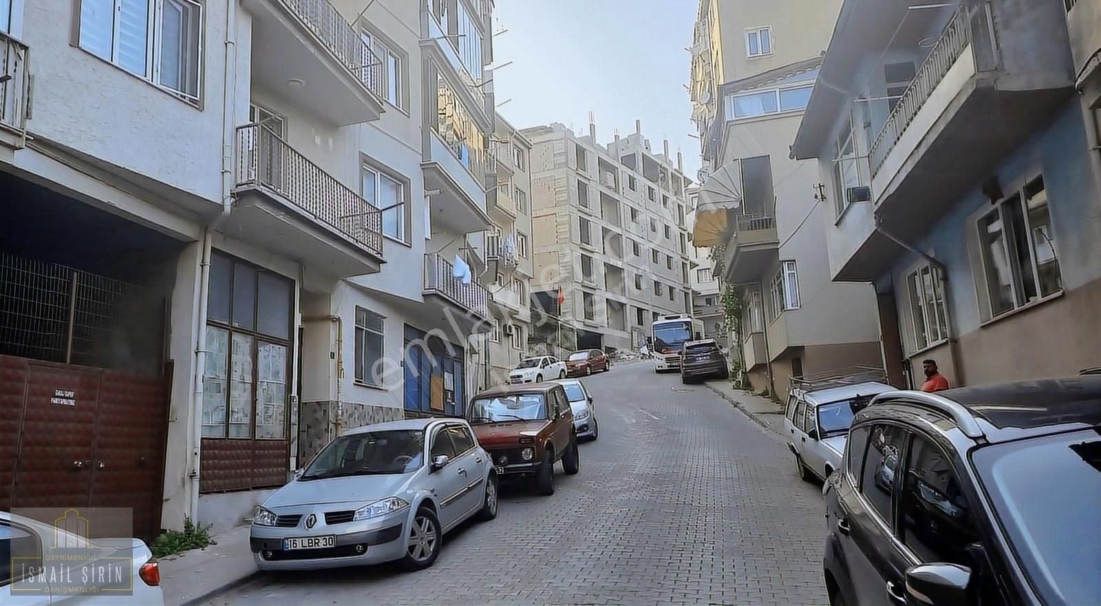 İsmail Şirinden Merkezde Ara Kat Geniş Bakımlı Daire - Görsel 19