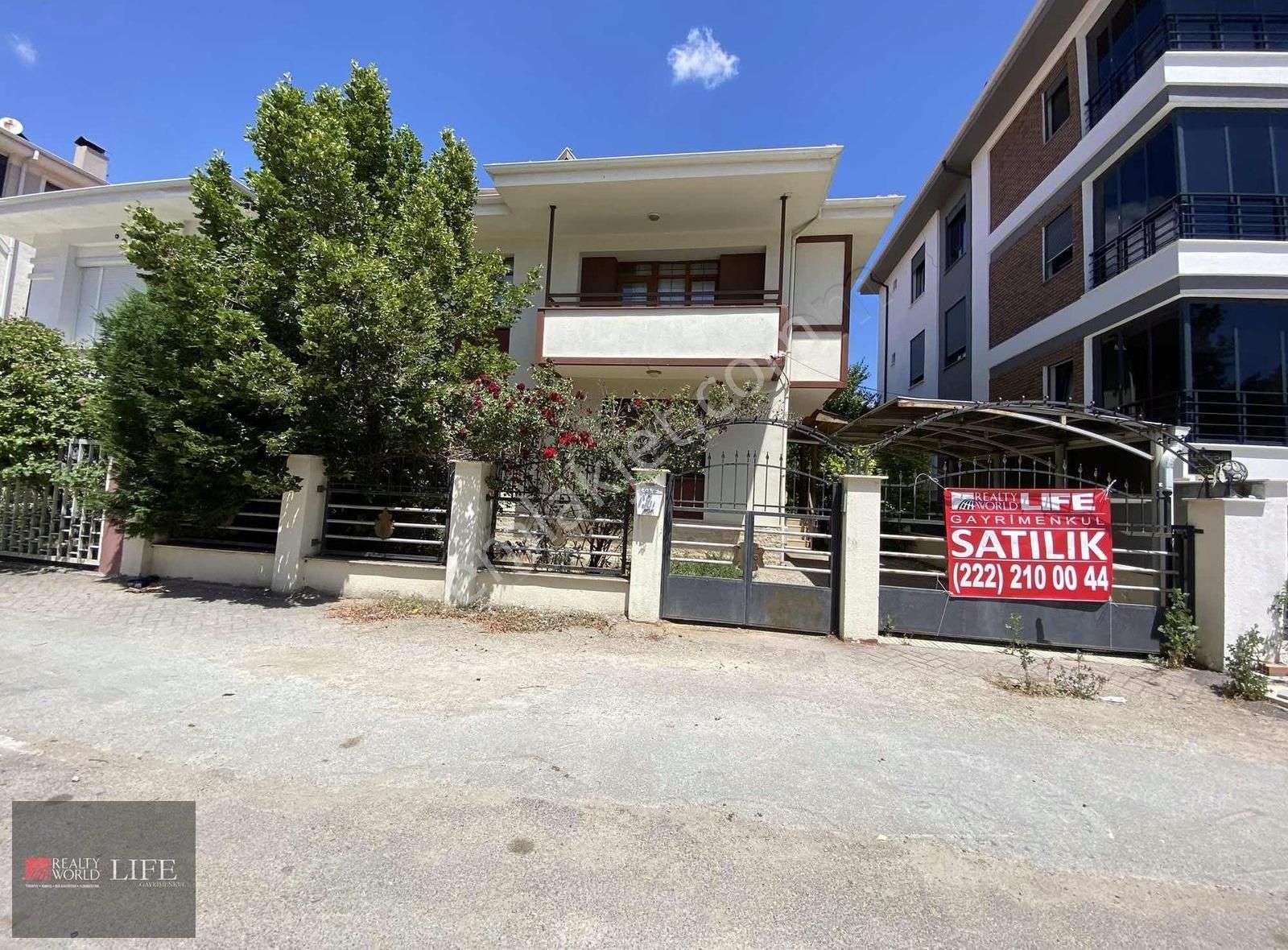Rw Lıfe // Osmangazi Mah .310 M2 Bakımlı 7+1 Satılık Villa