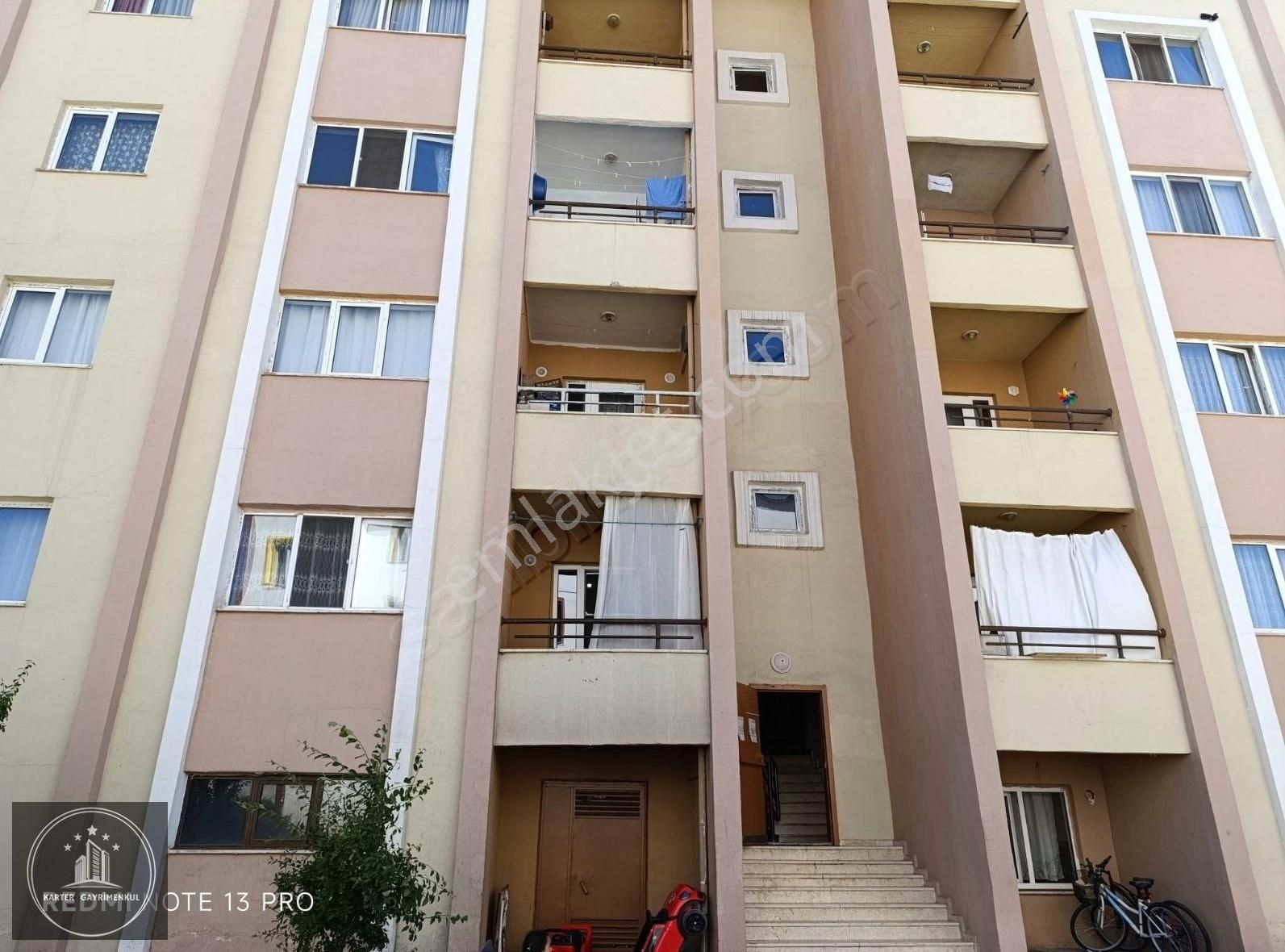 Hozat Toki'de Satılık 3+1 Fırsat Daire