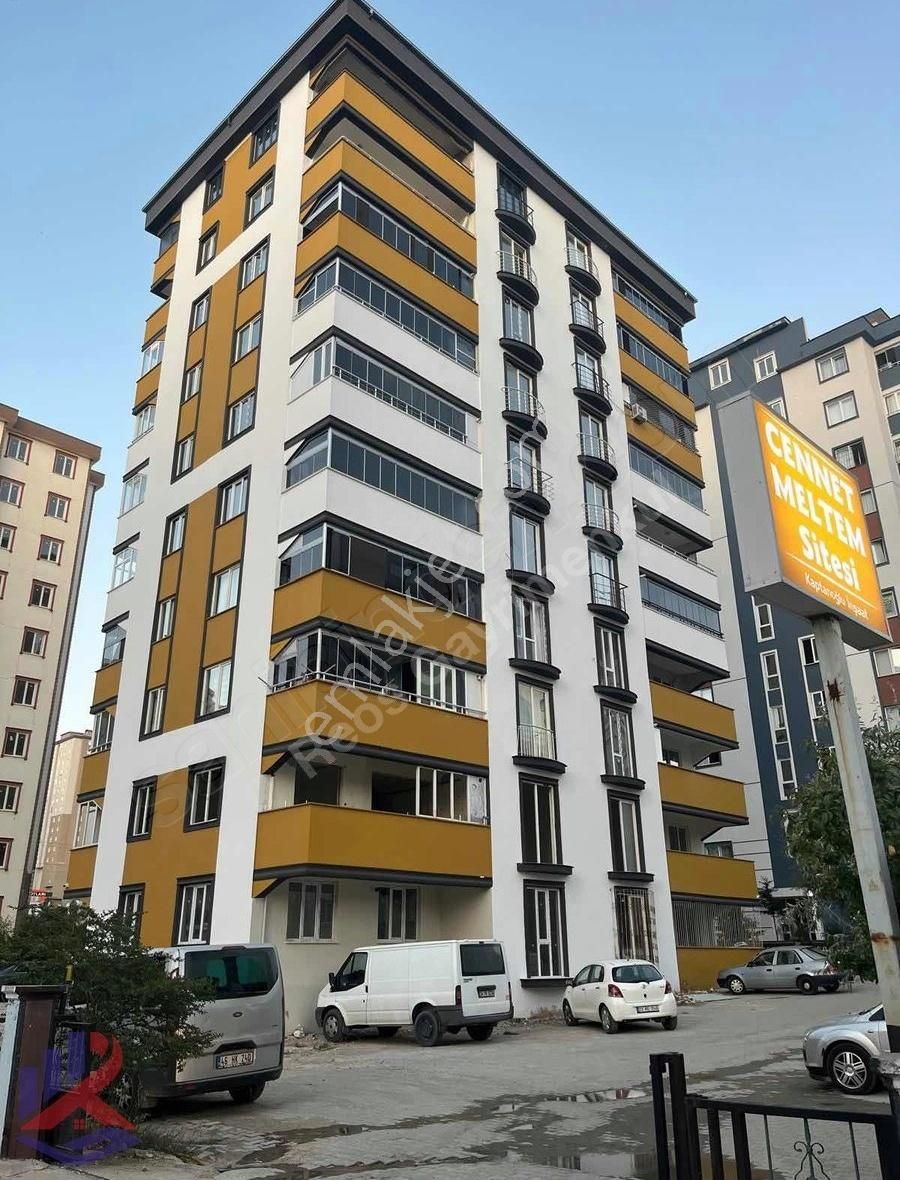 Reos Gayrimenkul'den Satılık Dönüşümlü 4+1