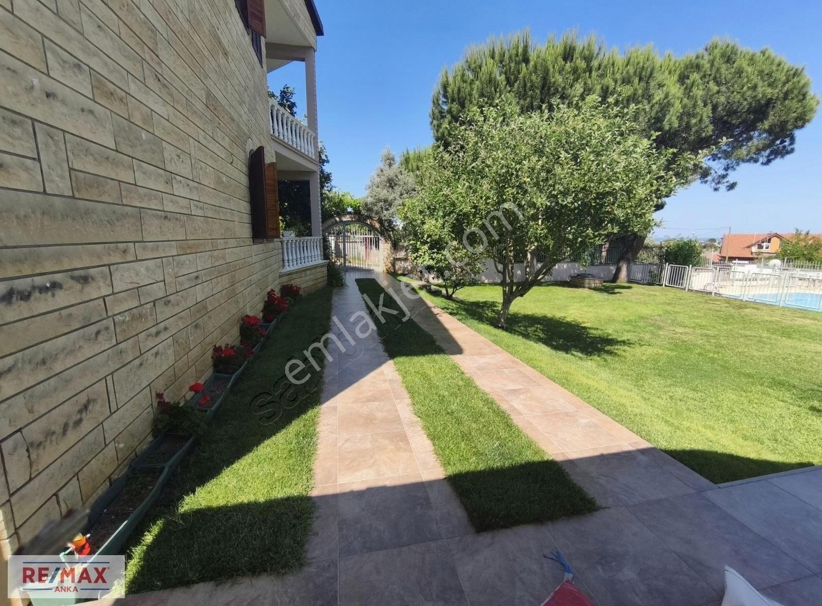 Şile'de İçerisinde 2 Adet Villa+havuz Olan 1014 M2 Satılık Arsa - Görsel 18