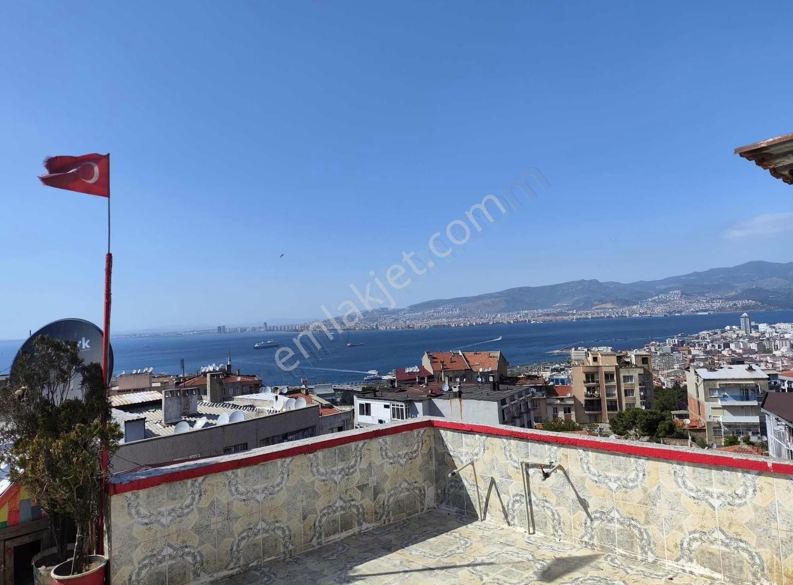 Tınaztepe Mahallesinde 110 M2 Geniş Ferah Aydınlık 3+1 Daire