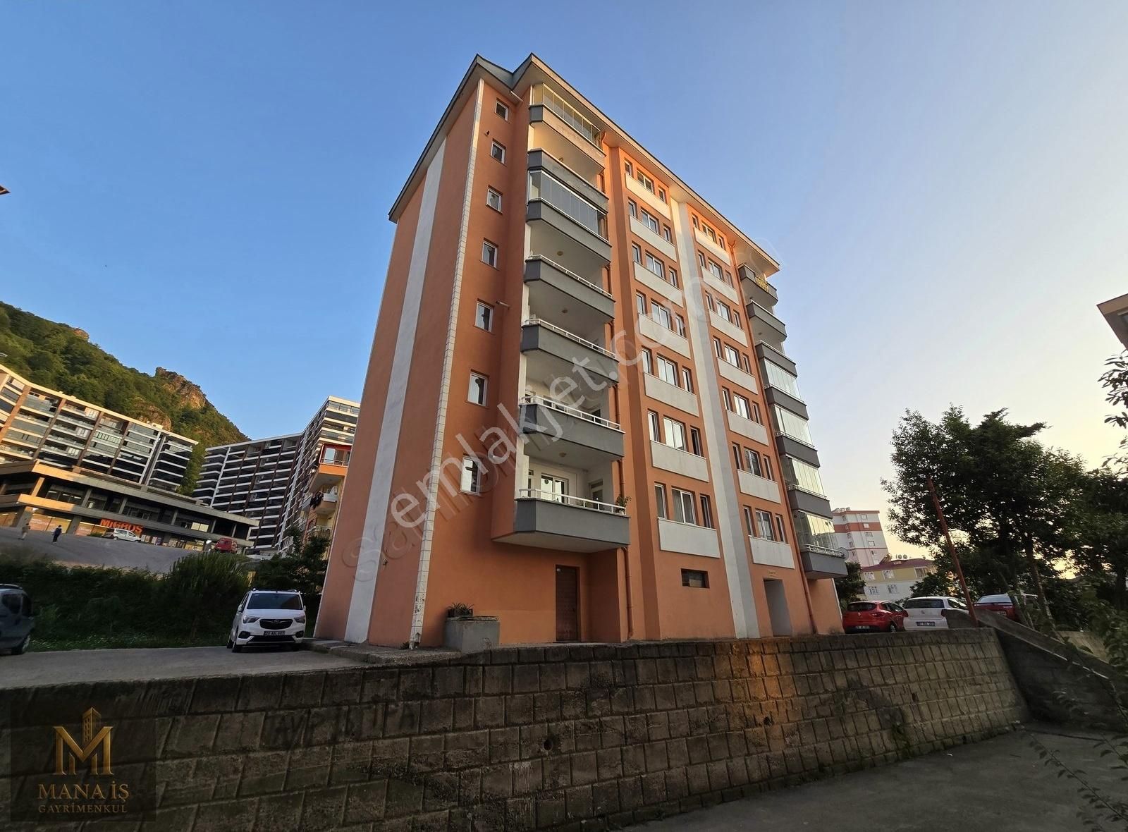 Mânâ İş Gayrimenkulden Deniz Manzaralı Satılık 3+1 Daire
