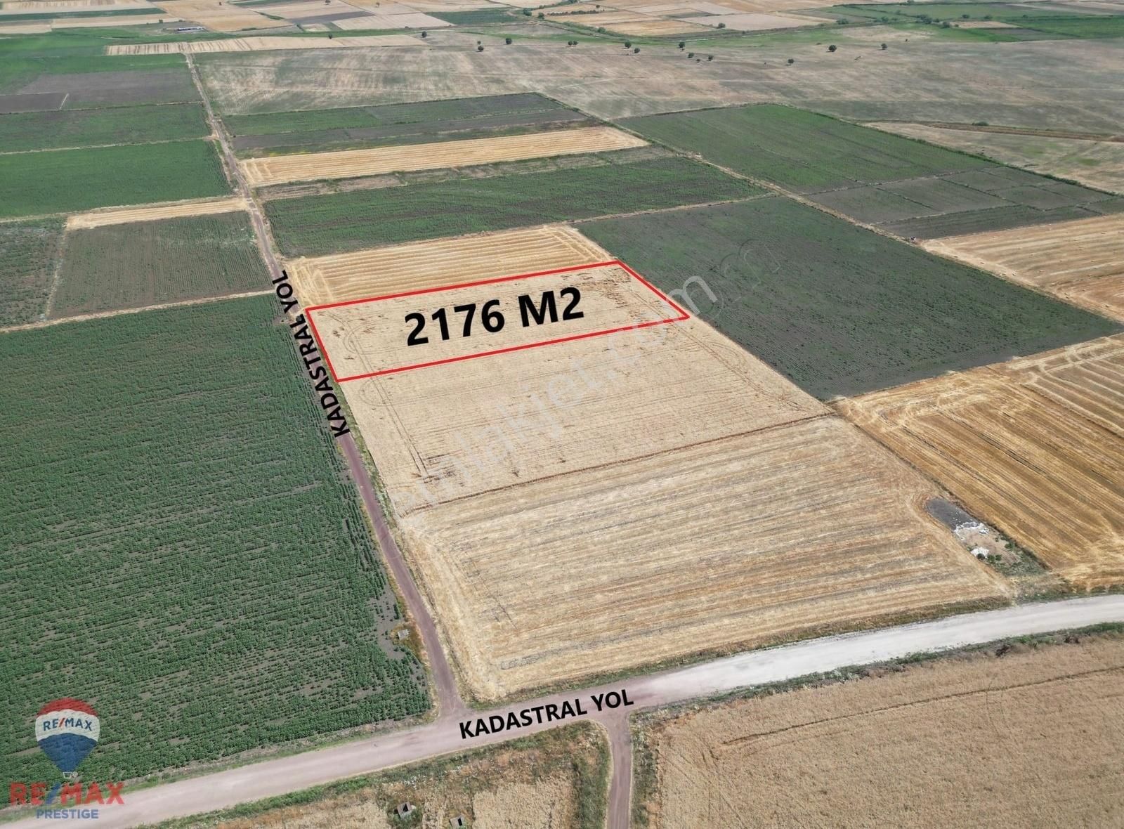 Eray Remax - Biga Yeniçiftçik Köyü'nde 2176 M2 Satılık Tarla