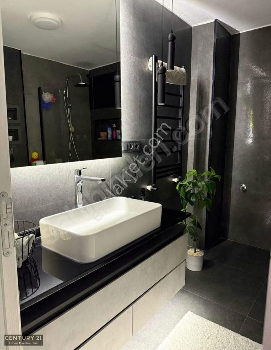 Çiğli Ataşehir'de Site İçinde Kiralık 1+1 Daire - Ofis