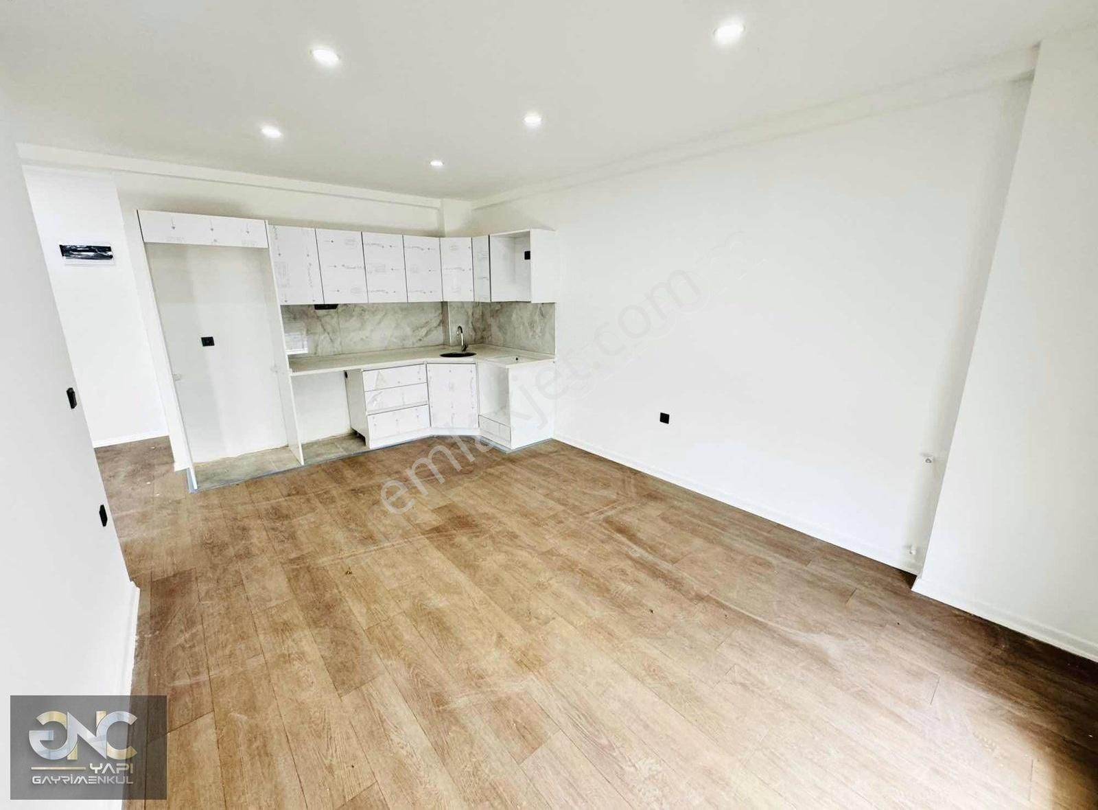 Didim Akbük'te Havuzlu Sitede Deniz Manzaralı Sıfır Daireler - Görsel 25