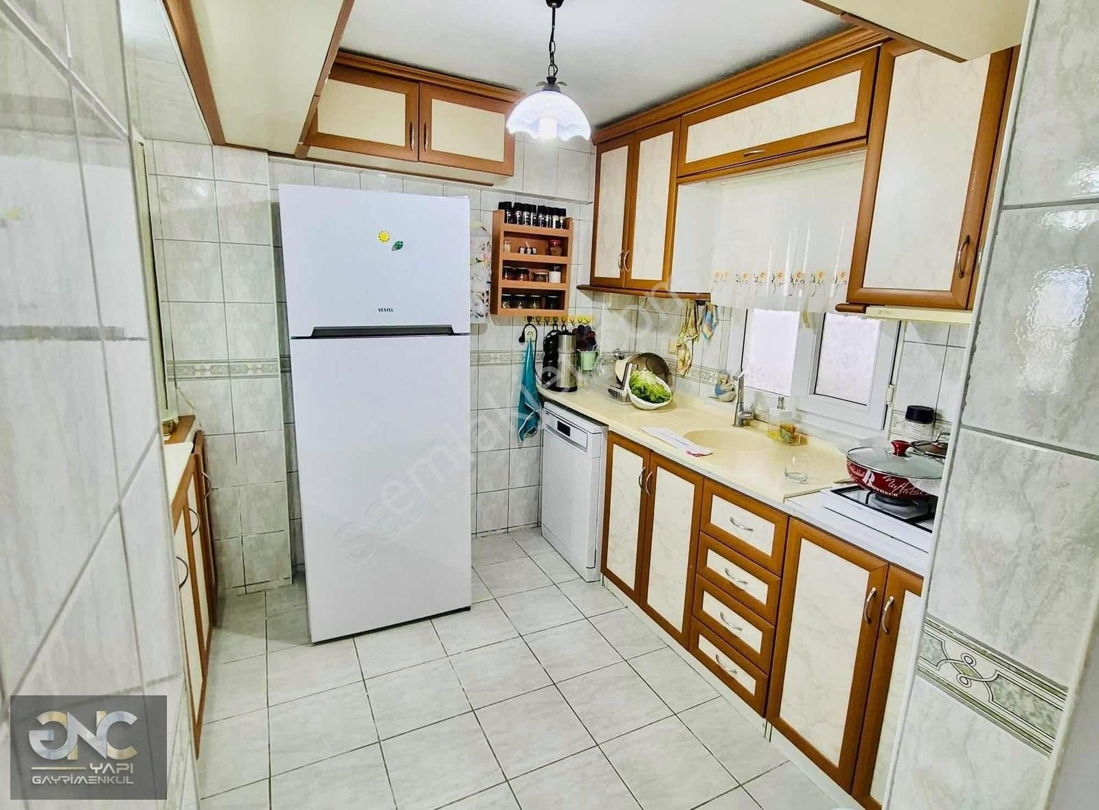 Denize Sıfır Sitede Geniş Bahçeli Eşyalı Deniz Manzaralı Yazlık - Görsel 2