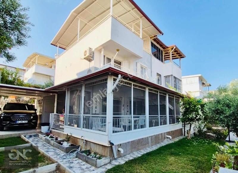 Denize Sıfır Sitede Geniş Bahçeli Eşyalı Deniz Manzaralı Yazlık - Görsel 19