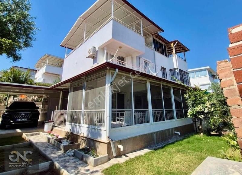 Denize Sıfır Sitede Geniş Bahçeli Eşyalı Deniz Manzaralı Yazlık - Görsel 27