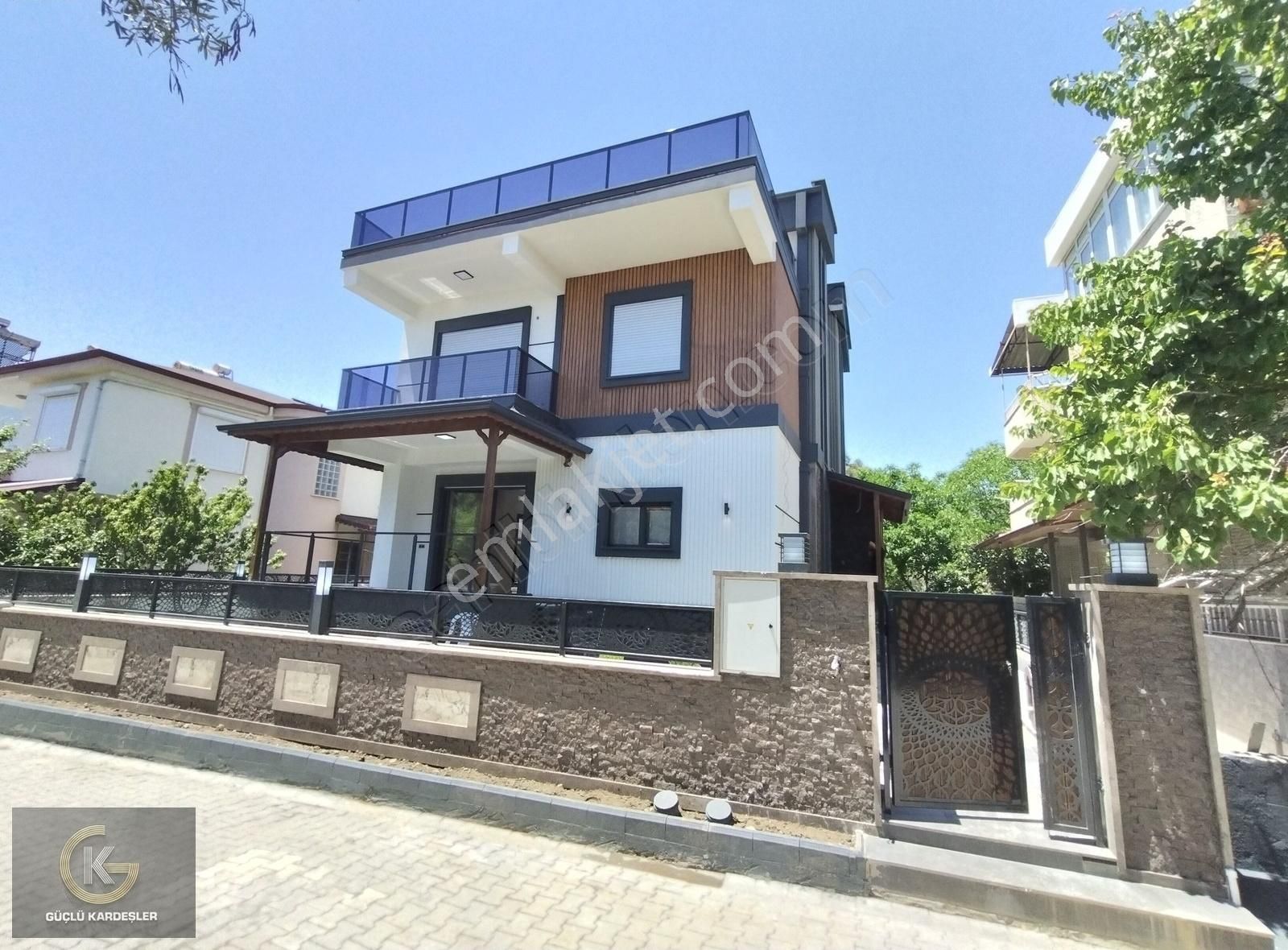 Güçlü Kardeşlerden Fenerde Denize 50 M. Ultra Lüks Villa - Görsel 4