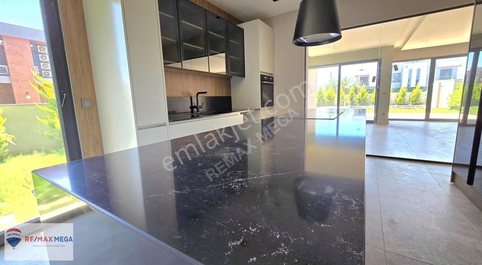 Altınkale'de 400 M² Arsada Akıllı Ev Konforu Havuzlu 4+1 Villa - Görsel 21