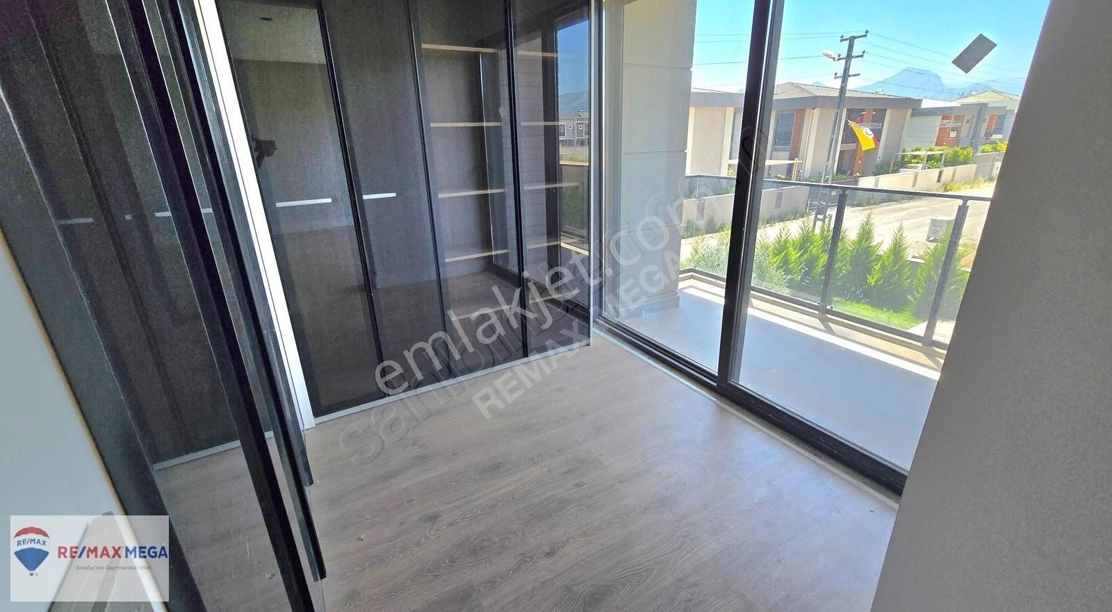 Altınkale'de 400 M² Arsada Akıllı Ev Konforu Havuzlu 4+1 Villa - Görsel 28