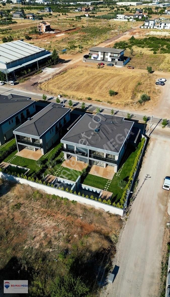 Altınkale'de 400 M² Arsada Akıllı Ev Konforu Havuzlu 4+1 Villa - Görsel 22