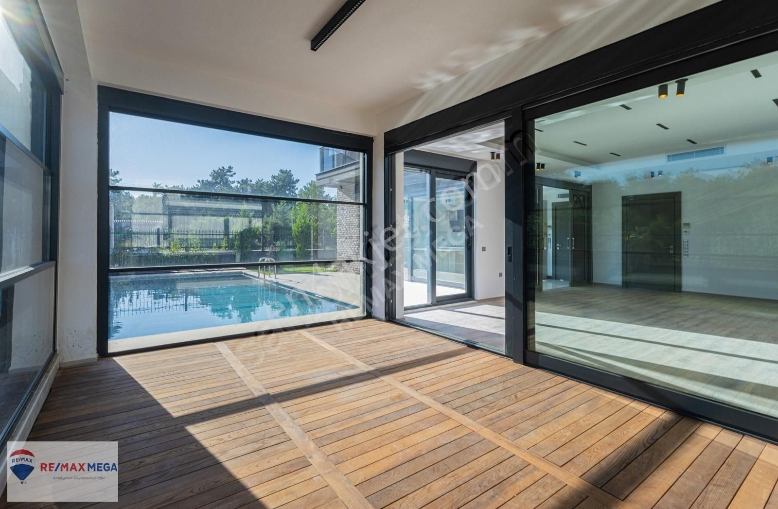 Döşemealtı Ağagölü'nde Ormanla İç İçe Modern Şık Villa - Görsel 6