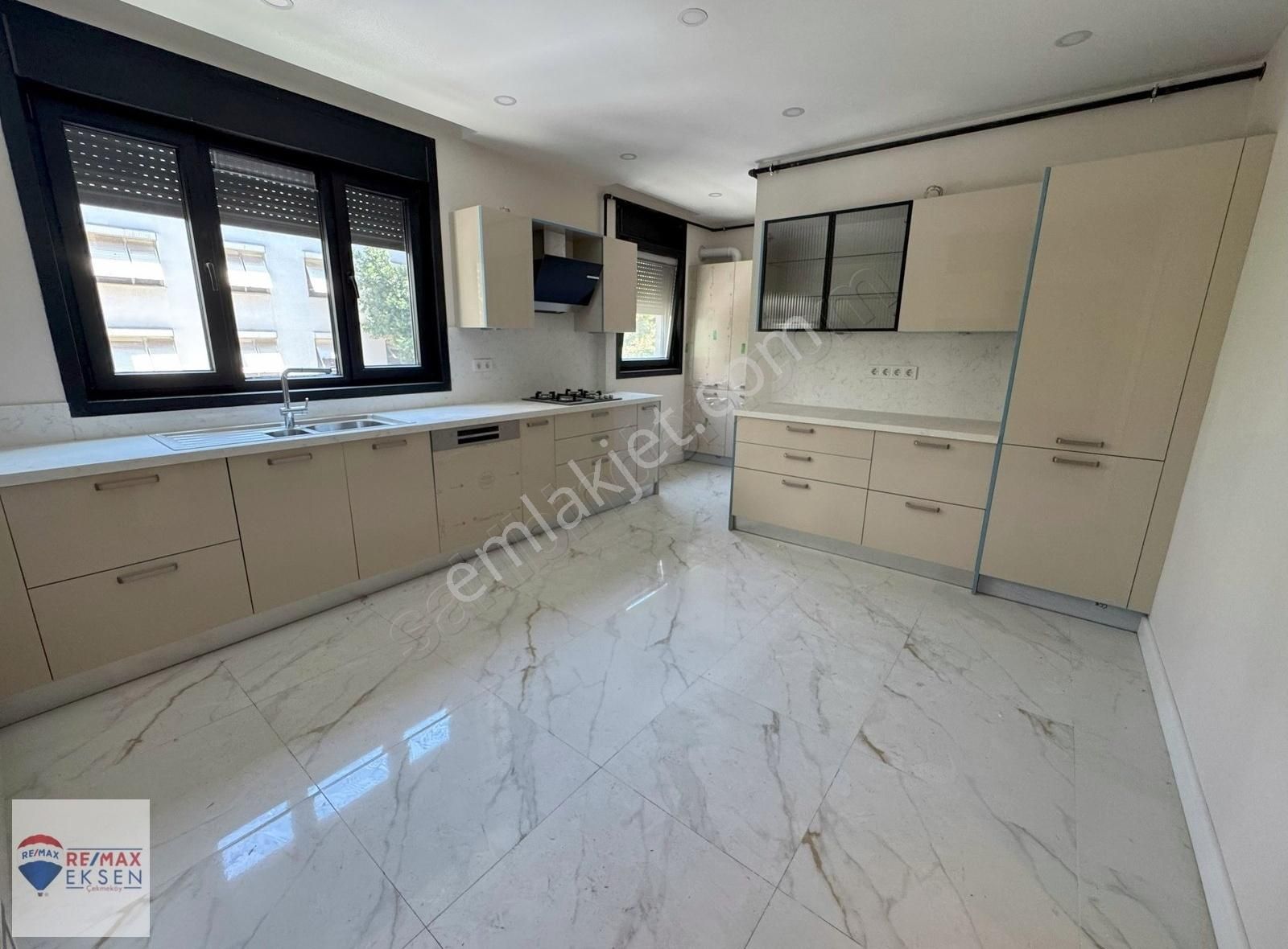 Bağdat Caddesi Yeni Binada İşyerine Kiralık 4+1 İskanlı Balkonlu - Görsel 18