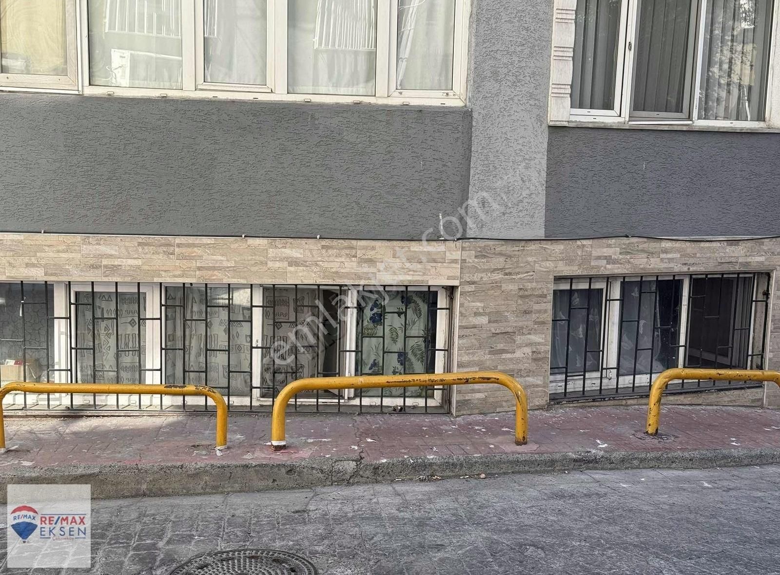 Beyoğlu Yahya Kahya Mahallesi Satılık 2+1