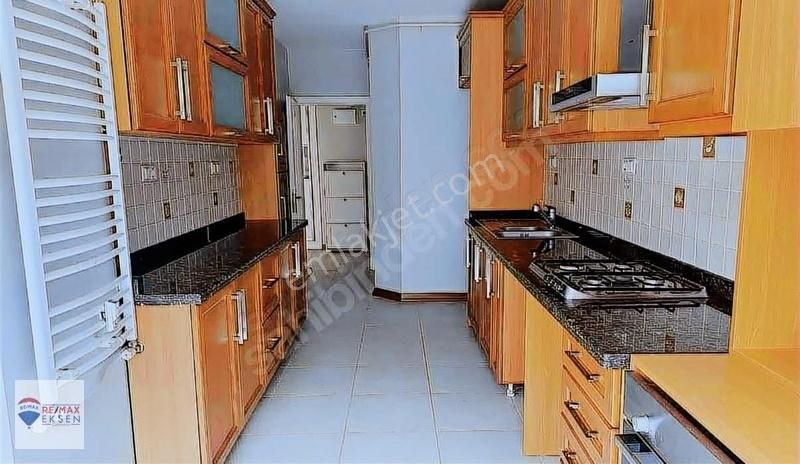 Ataköy 7.8.9.10'cu Kısımda Peyzaj Manzaralı Büyük 2+1 - Görsel 12