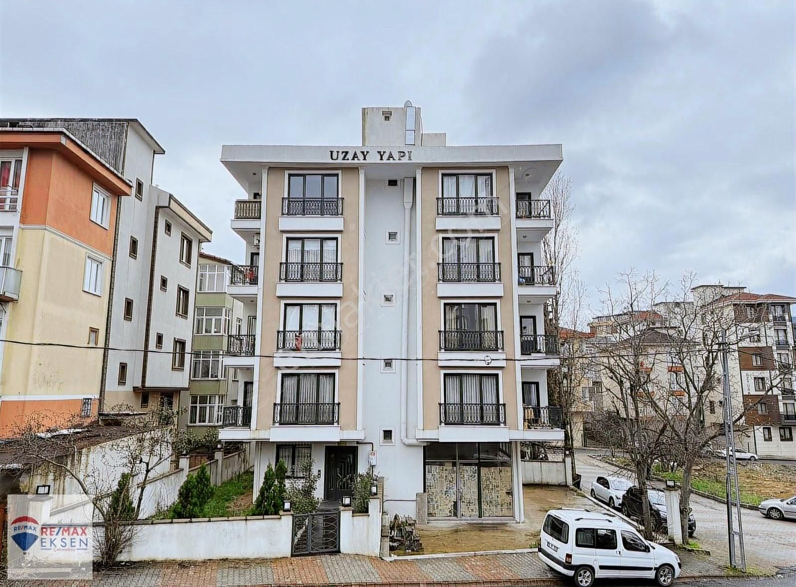 Dudullu Da Yeni Bina Da Metroya Çok Yakın İskanlı Arakat 2+1