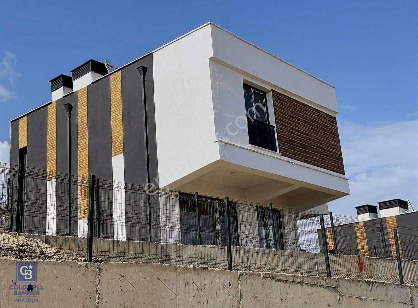 Cb Anatolıa Nuh Naci Yazgan Üni Yanı Satılık Sıfır Lüks Villa