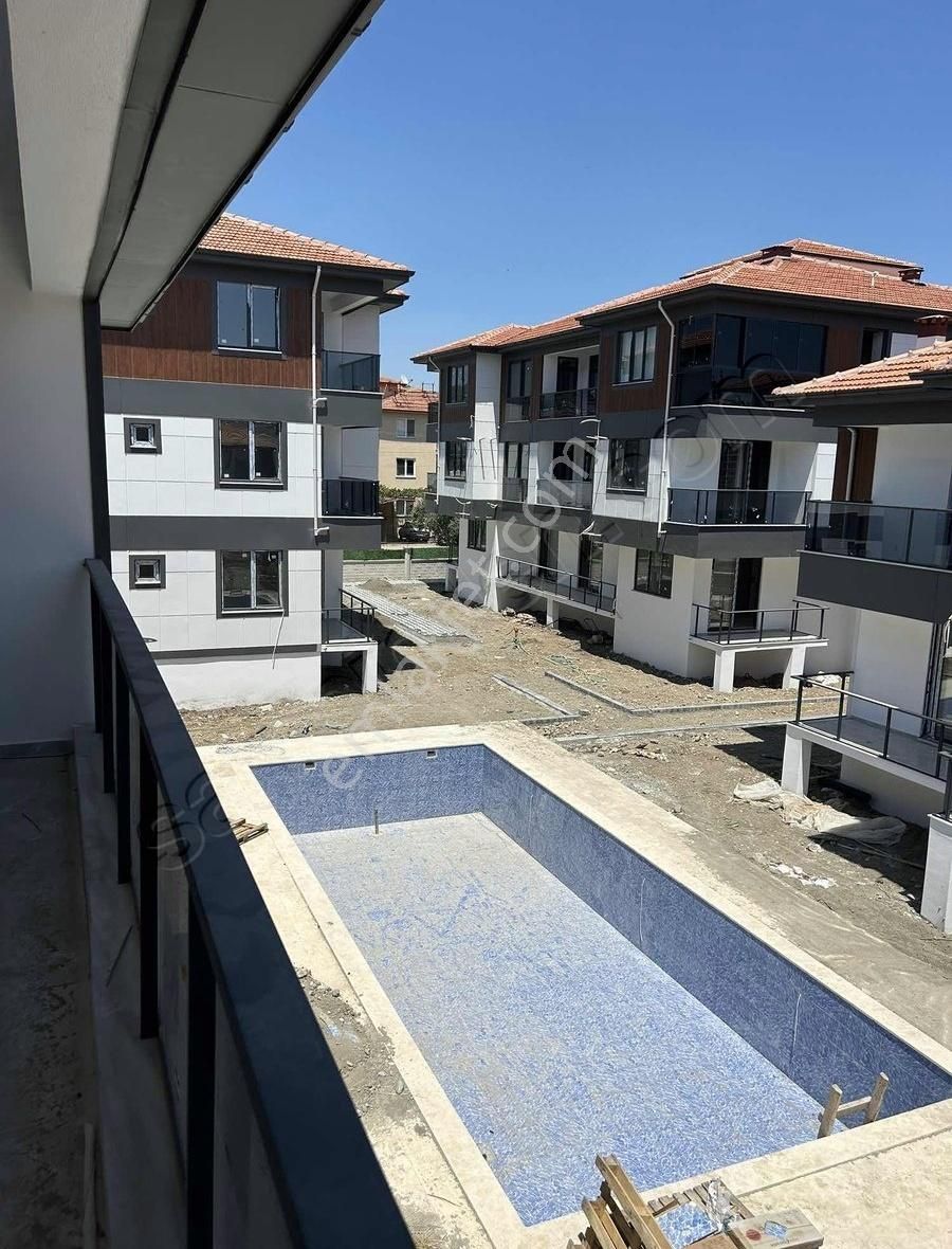 Gizemli Emlaktan Ortaca Sitede Havuzlu 2+1 Daire