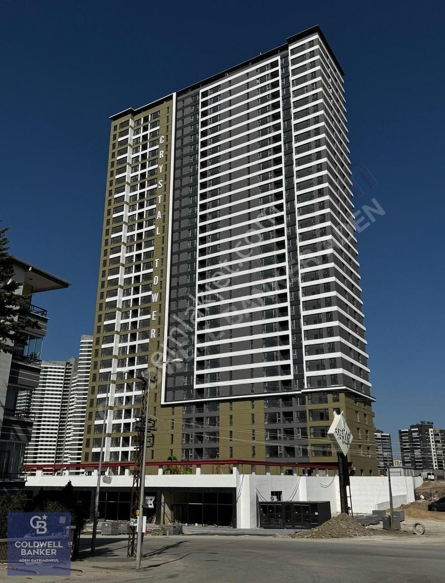 Atakule'ye Cepheli Cyrstal Tower Vadi'de/10.kat'ta 2+1 Satılık