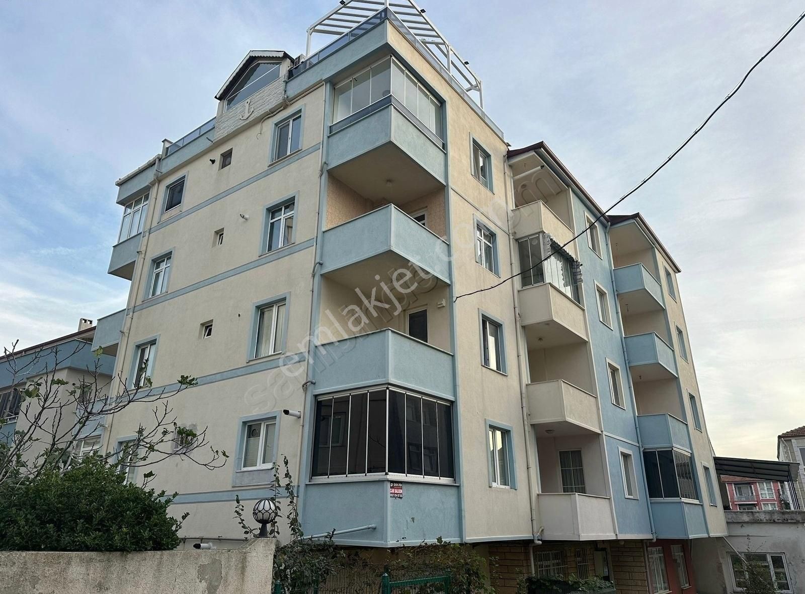 Karasu Sahilde Deniz Sıfır Deniz Manzaralı Satılık 2+1 Daire