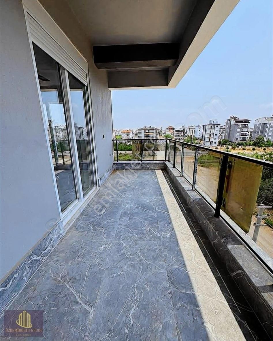 Döşemealtı Havuzlu Lüks Sitede 2+1