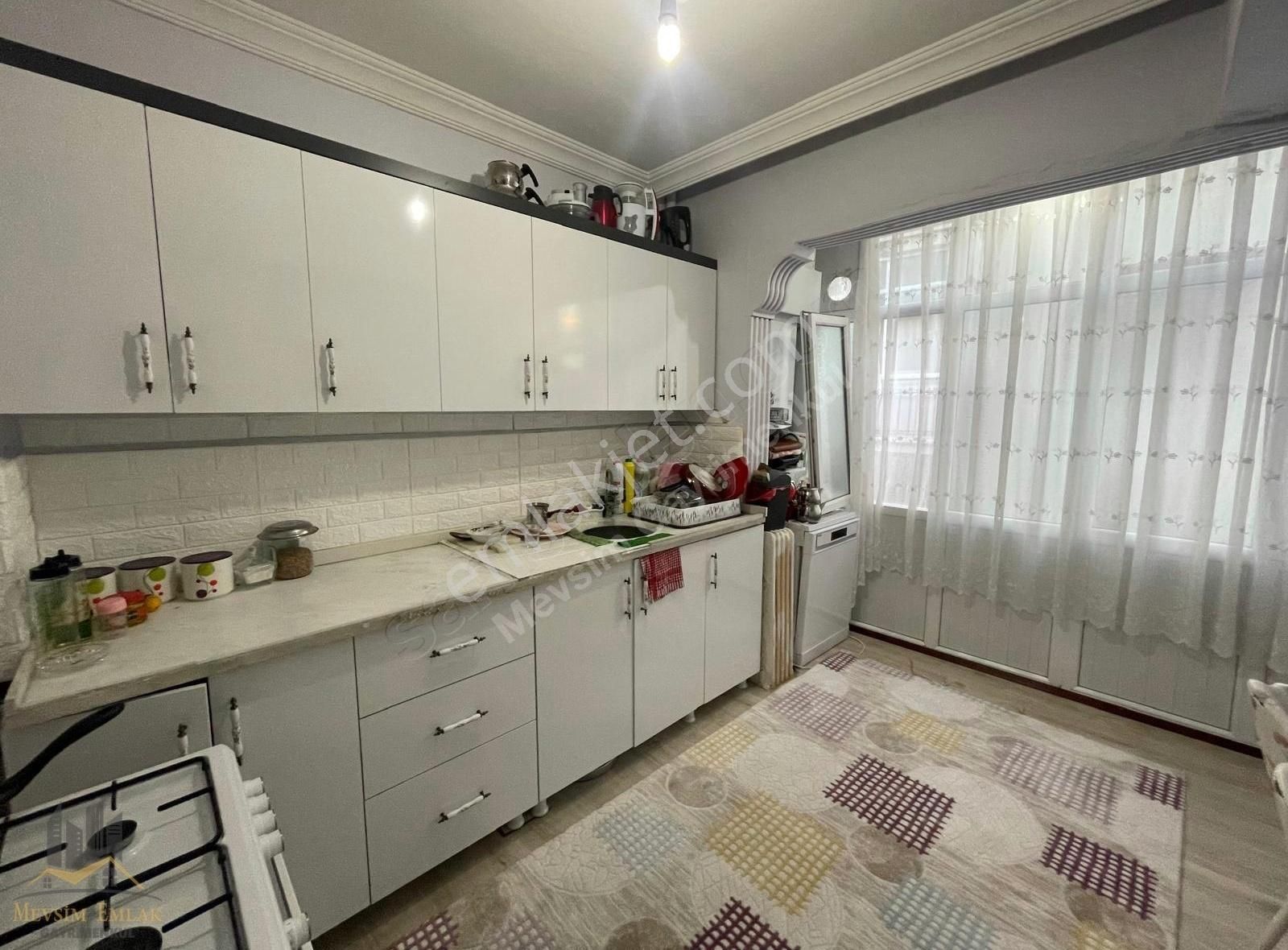 Mevsim Gayrimenkulden Rızaiye Mahallesi Yapılı Satılık 3+1 Daire