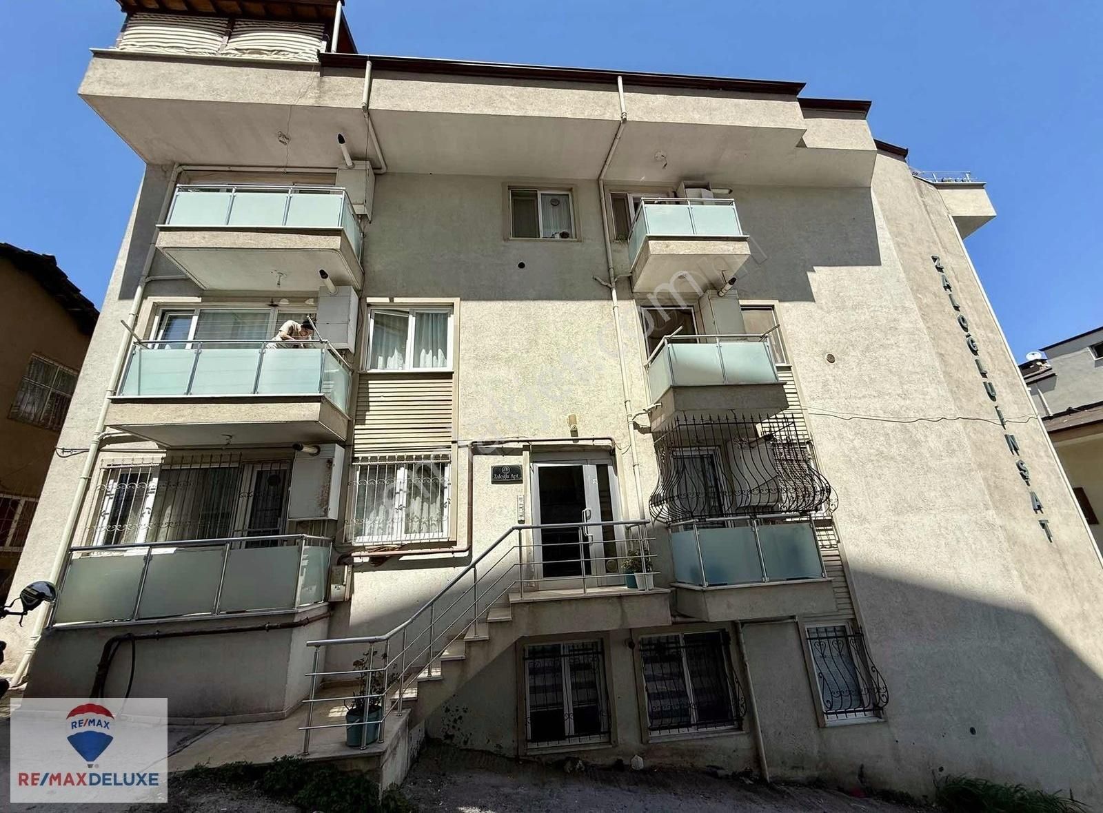 İzmit Merkezi Konum Cedit Mahallesinde 2+1 Satılık Arakat Daire
