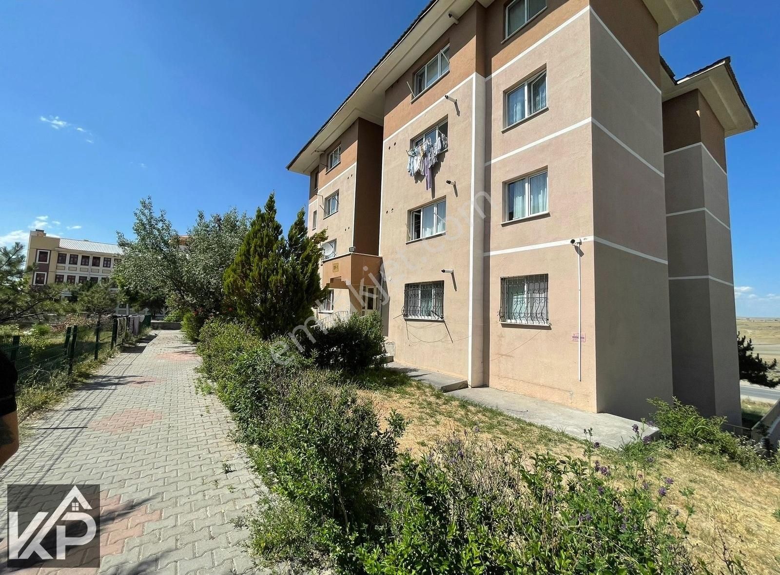 Toki 8 Etap 65 'lik 2+1 Satılık Daire Pazaryeri Yanı
