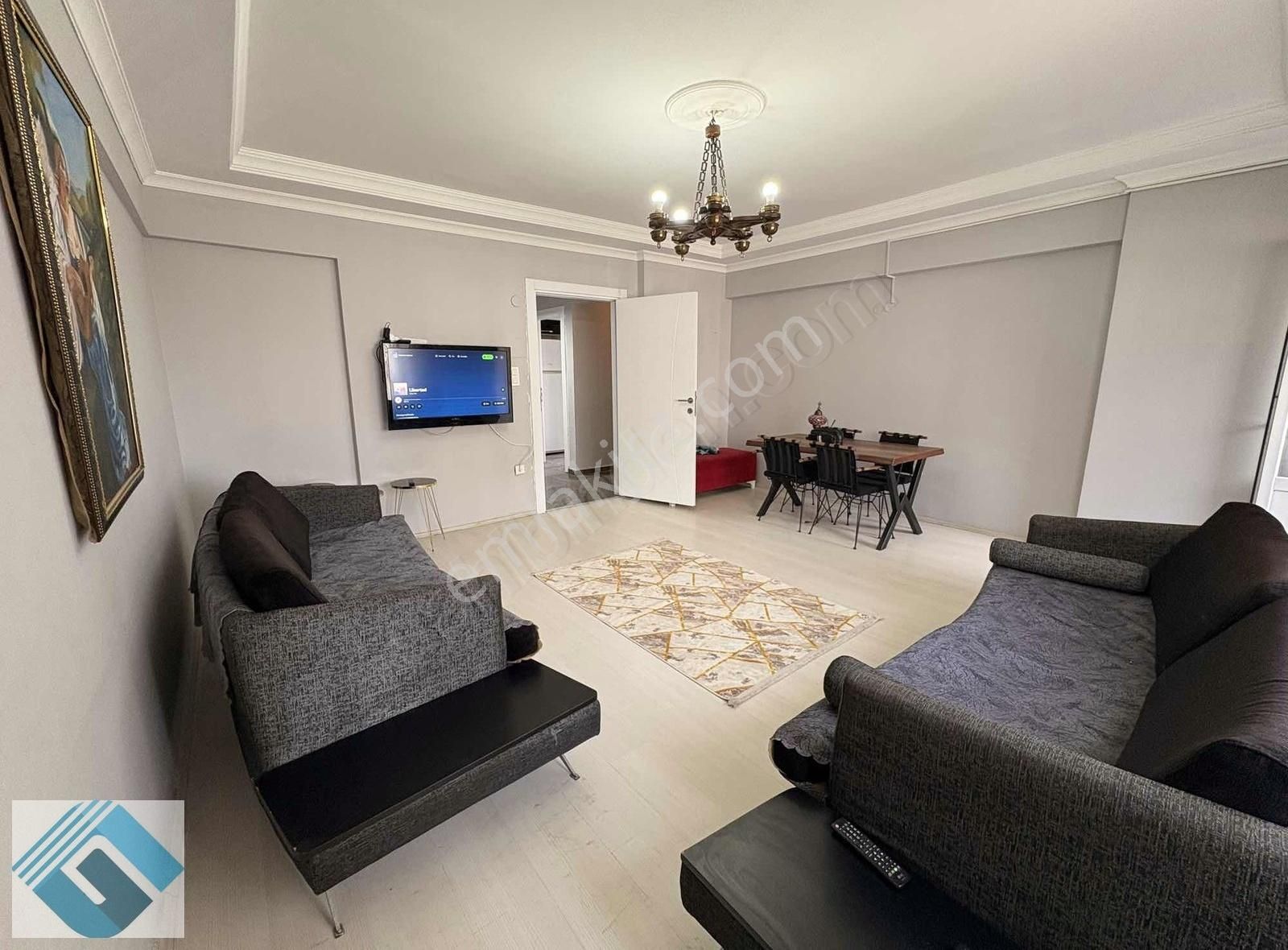 Beylikdüzü Velittin Küçük'te Ful Tadilatlı Satılık 2+1 Daire