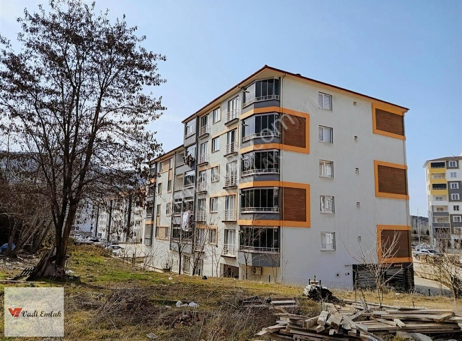 Vadi Emlak'tan Satılık 1+1 Yeniyurt Da Lüks Eşyalı Büyük Daire