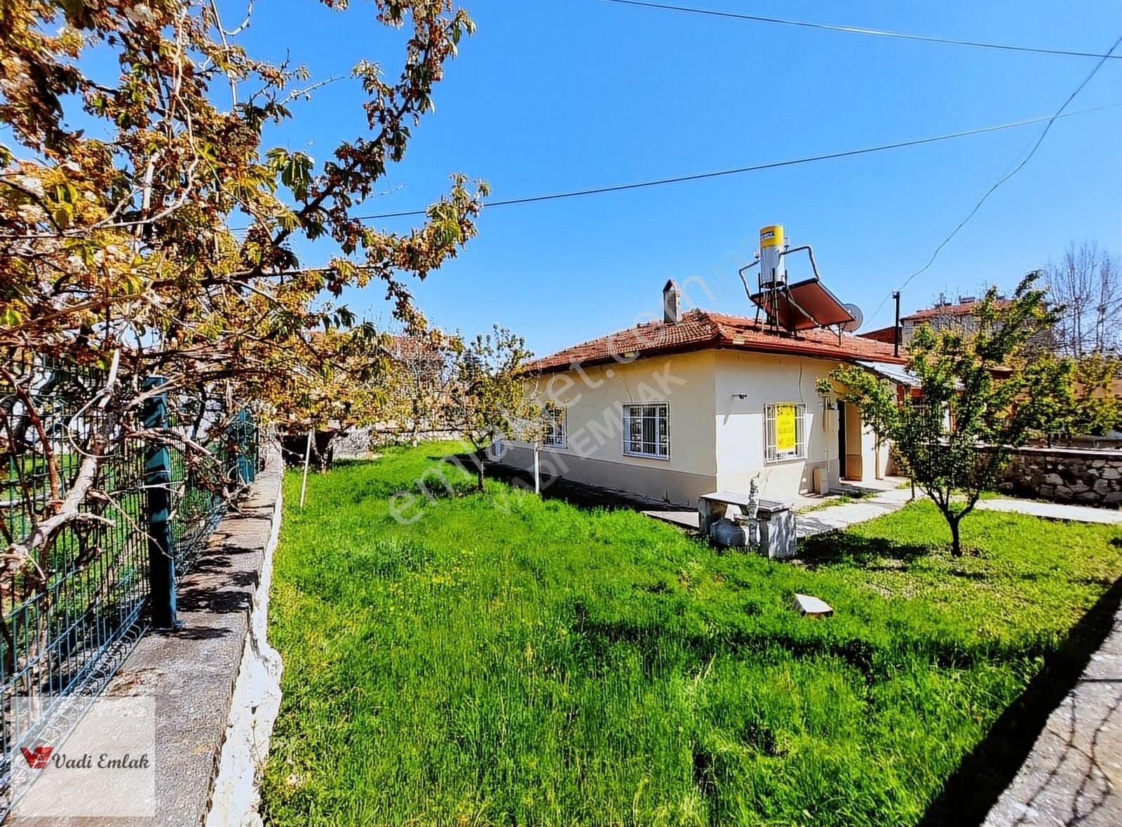 Vadi Emlak'tan Şehrin Merkezinde Satılık Müstakil Ev