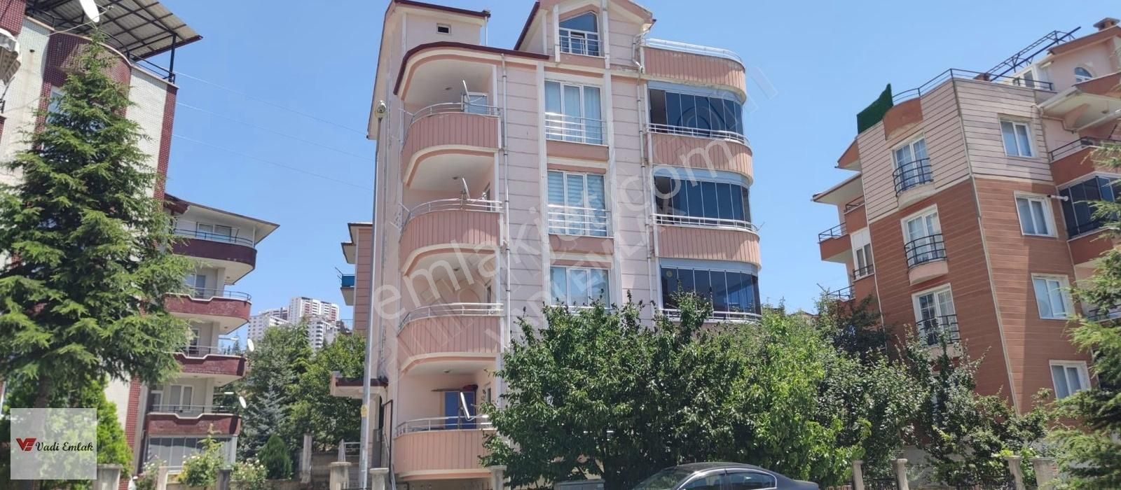 Vadi Emlak'tan Karşıyaka Mahallesinde Kiralık Eşyalı 2+1 Daire